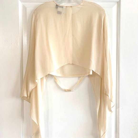BCBG MaxAzria | 100% Silk Off-White/Cream Cropped Draped Blouse | Size: … - Picture 3 of 12